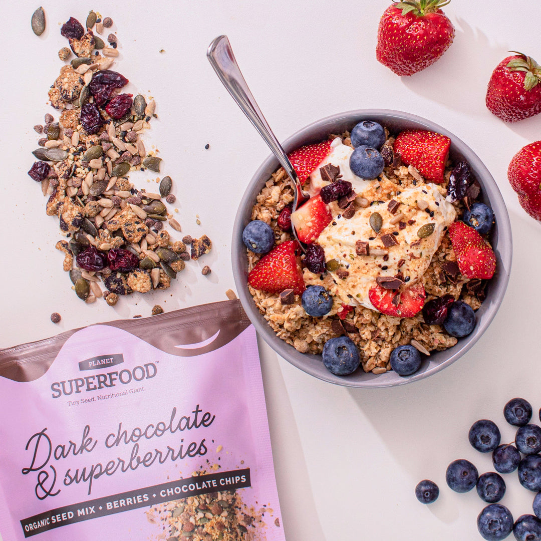 Samenmischung mit Zartbitterschokolade und Beeren